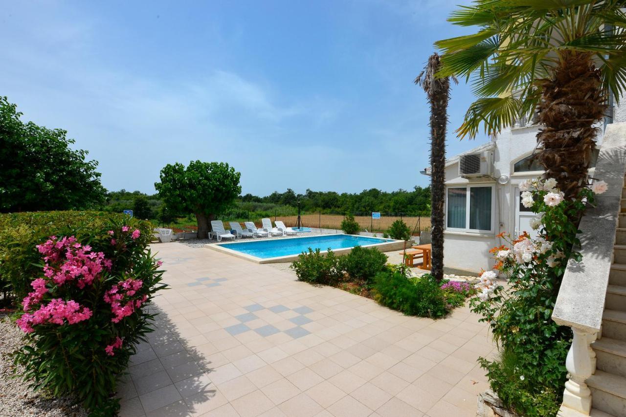 Apartments Ella بوريتش المظهر الخارجي الصورة