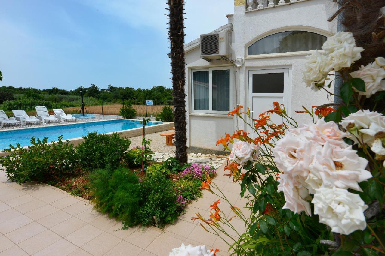 Apartments Ella بوريتش المظهر الخارجي الصورة